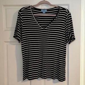 Black and white striped v neck tshirt